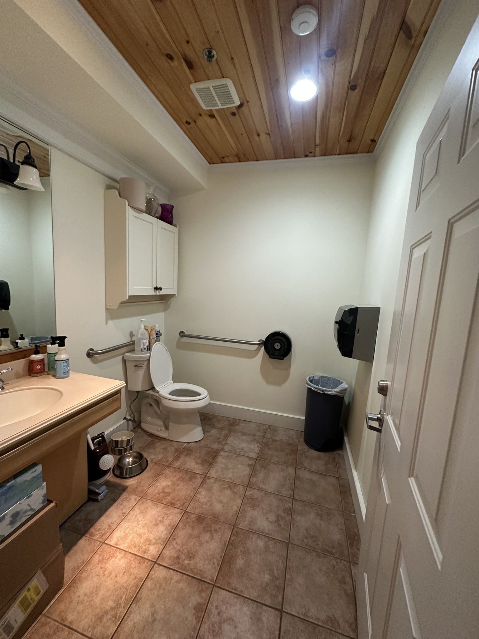 Ground floor shared bathroom