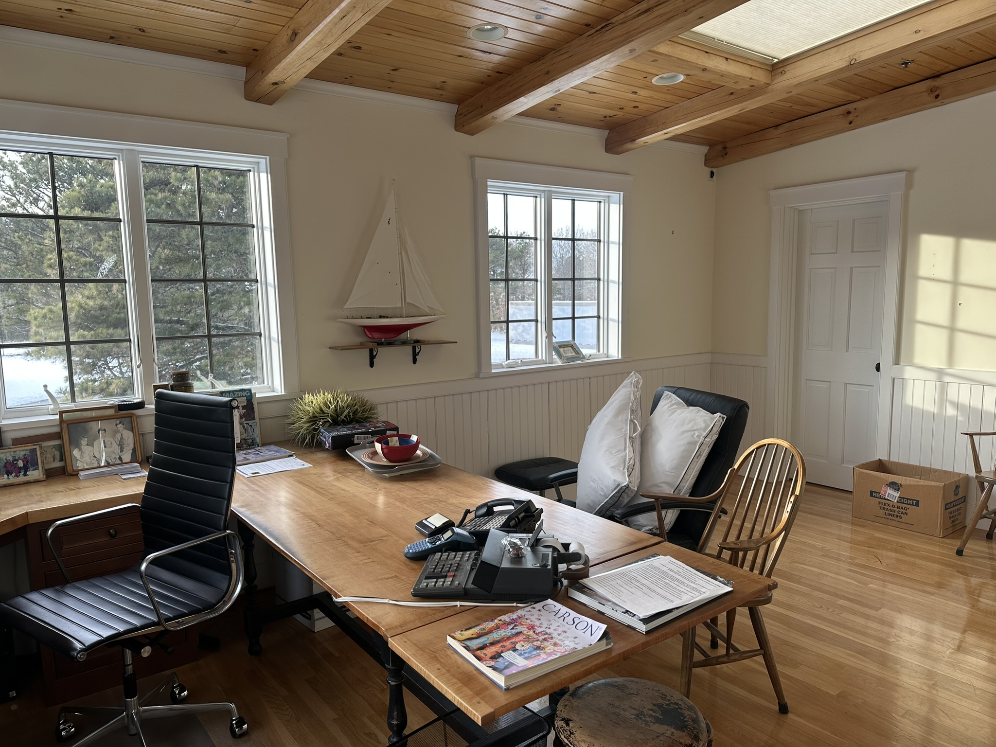 Upper floor office 2